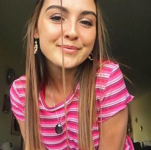 Meet your Posher, Abigail